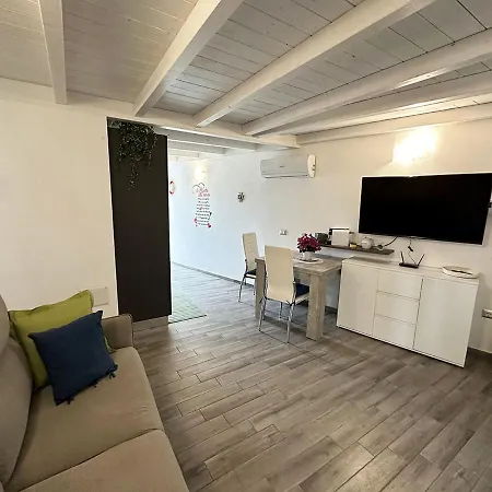 Comodo E Funzionale In Pieno Centro A C228 Apartment